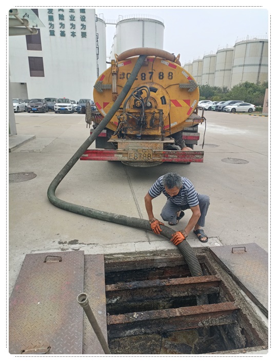 南吕镇隔油池清掏