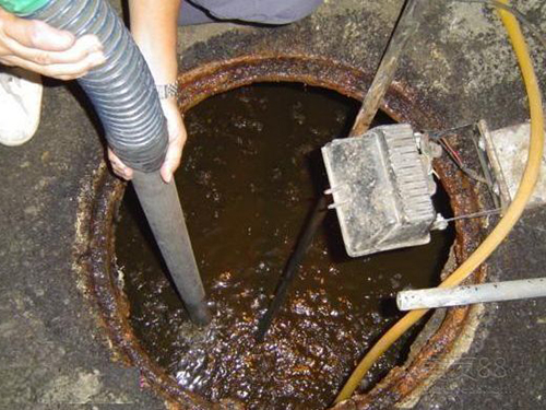 南吕镇隔油池清理